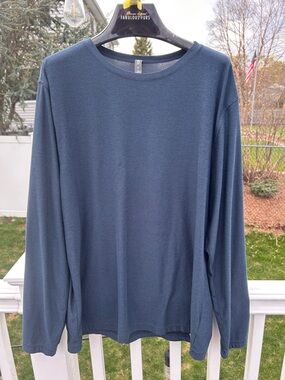 Vuori long sleeve shirt xl